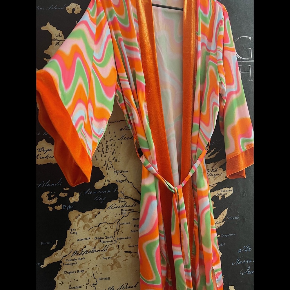 Urban Outfitters Livie Printed Robe - ‘70s “Groovy” Print